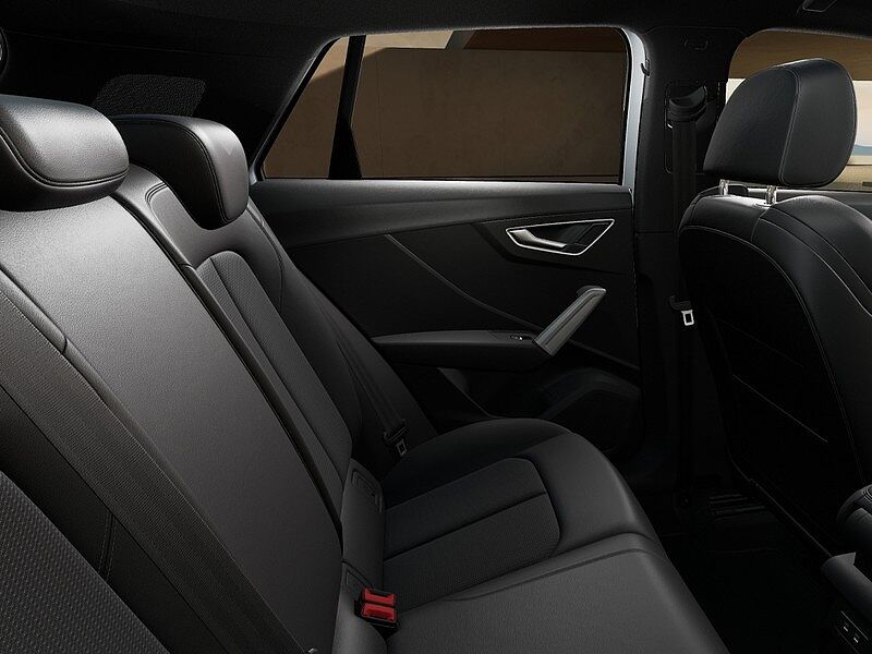 Audi Q2 35 TDI S tronic Identity Black