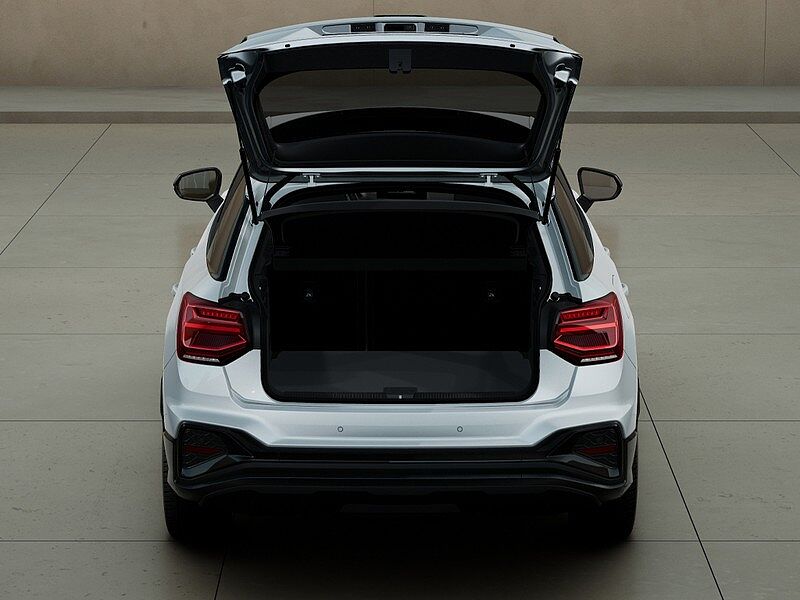 Audi Q2 35 TDI S tronic Identity Black