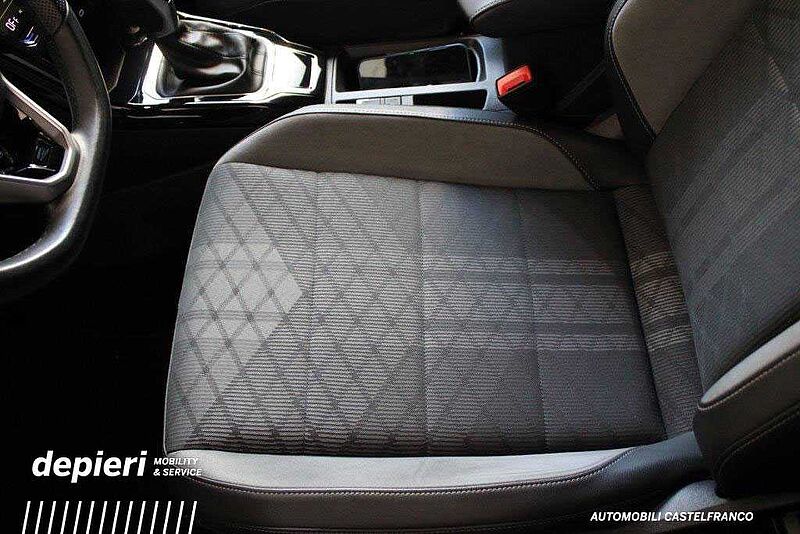 Volkswagen T-Roc 1.5 TSI ACT DSG R-Line