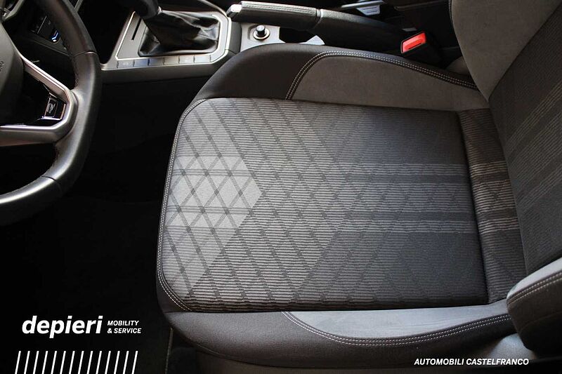 Volkswagen Taigo 1.0 TSI 110 CV DSG R-Line -Ok Neop