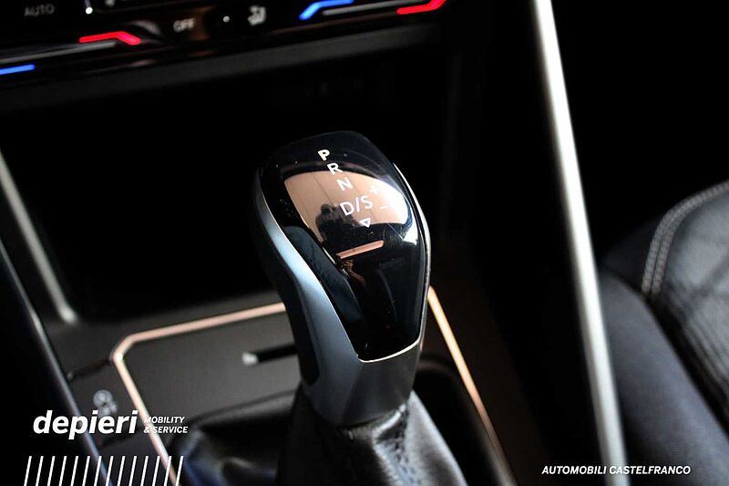 Volkswagen Taigo 1.0 TSI 110 CV DSG R-Line -Ok Neop